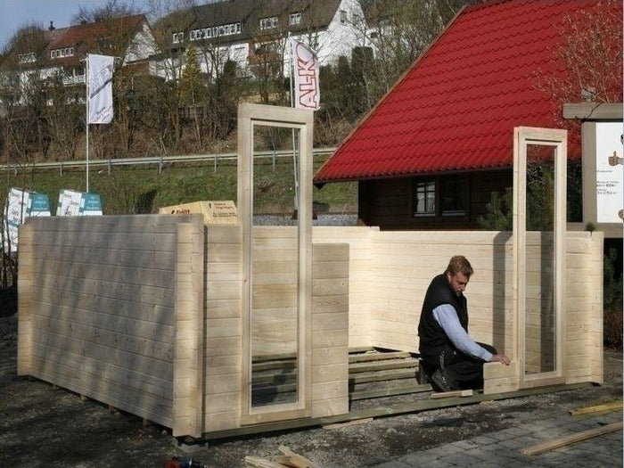 Montage für Neuruppin 2 im Set mit einem Anbaudach Breite 3,2 m und 28mm Seiten- und Rückwand