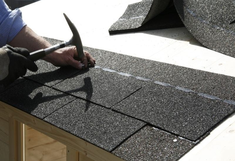 Montage 4 Pakete Bitumen Dachschindeln